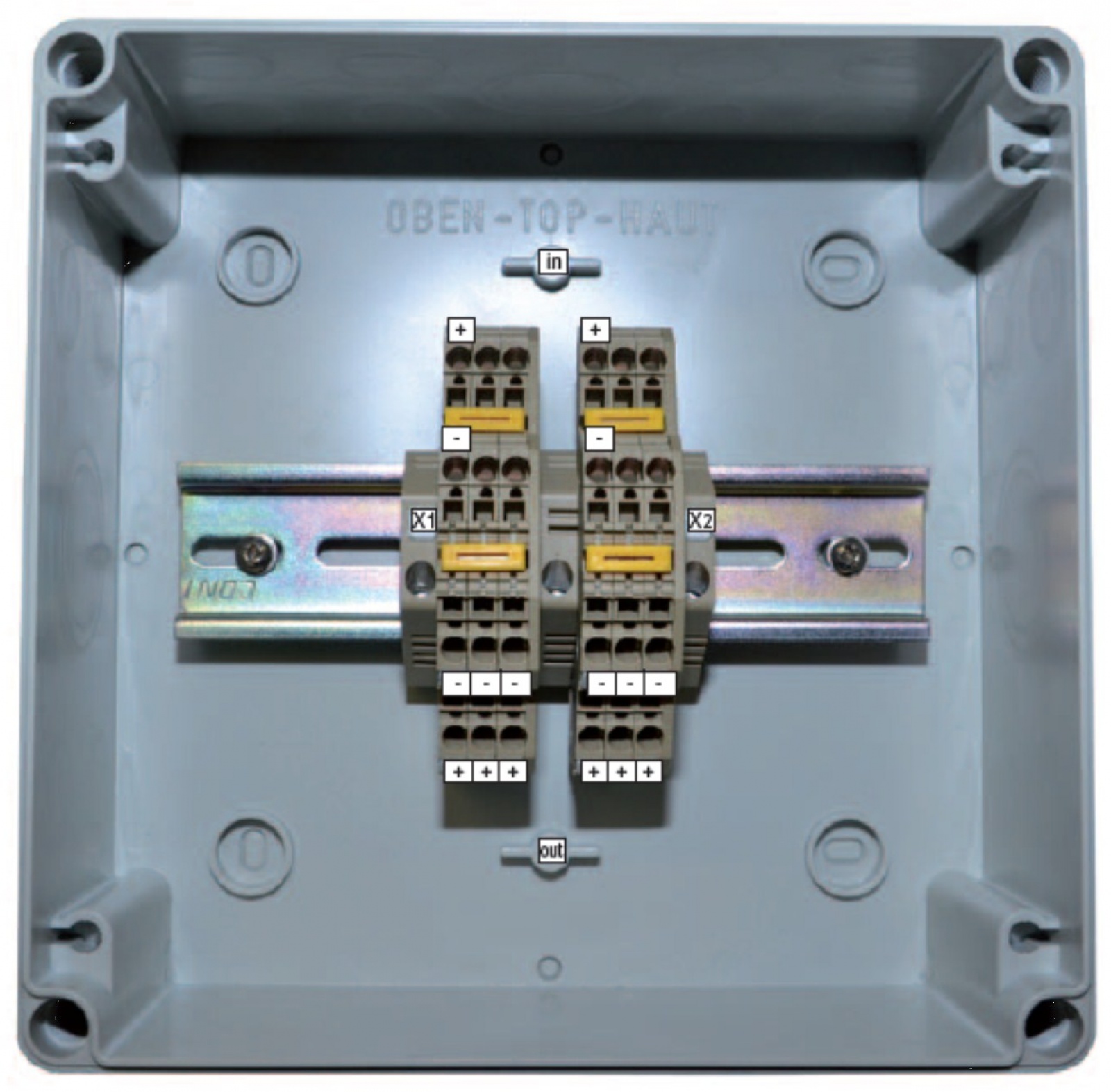 Sous-répartiteur pour le branchement de plus de 4 projecteurs 24V « 9 » ou «3 Powerled 2.0» (séries 403 et 404)